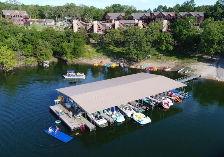 Watermill Cove Resort Lakefront Lodge By Silver Dollar City Pool Lazy River Branson Exterior photo